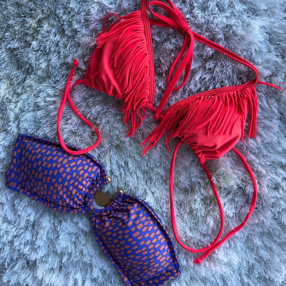 2 bathing suit tops VS LAHEARTS